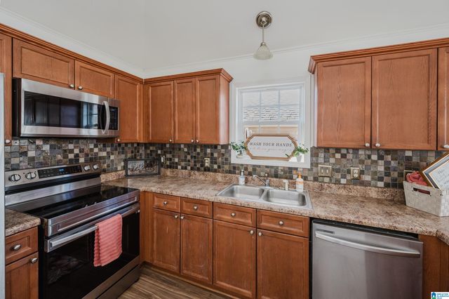 2162 VILLAGE LANE, Calera, AL 35040