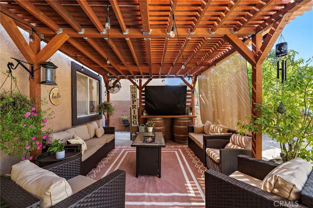 Image 5 of property listing at 13140 Derby, Chino, CA 91710