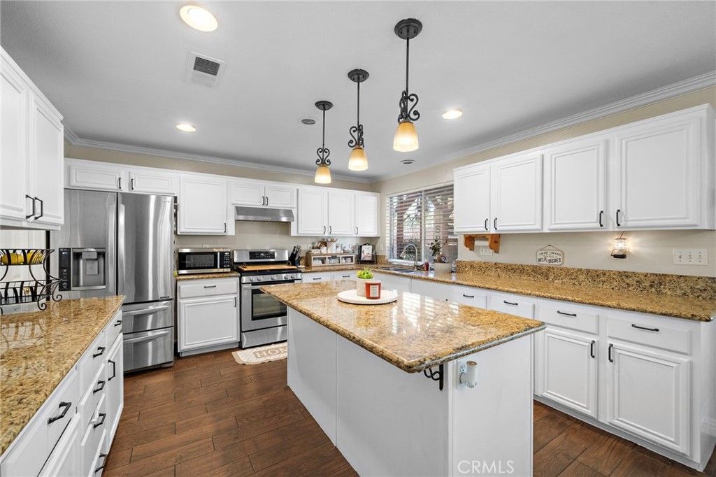 Image 8 of property listing at 13140 Derby, Chino, CA 91710