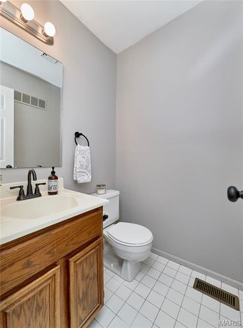 340-342 Della Drive, St Peters, MO 63376