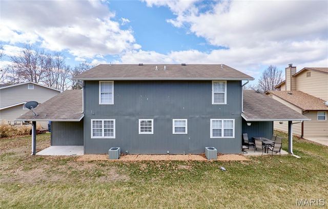 340-342 Della Drive, St Peters, MO 63376