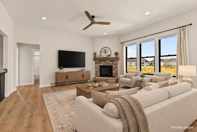 4265 N DEER VALLEY COURT, Appleton, WI 54913