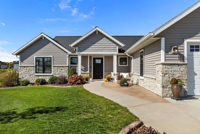 4265 N DEER VALLEY COURT, Appleton, WI 54913