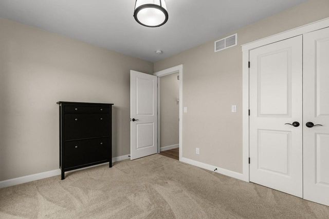 4265 N DEER VALLEY COURT, Appleton, WI 54913