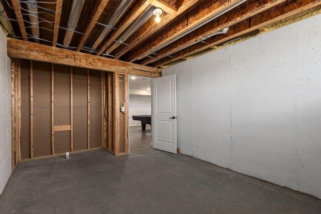 4265 N DEER VALLEY COURT, Appleton, WI 54913