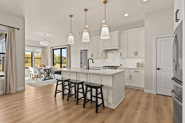 4265 N DEER VALLEY COURT, Appleton, WI 54913