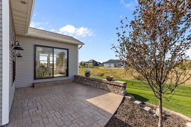4265 N DEER VALLEY COURT, Appleton, WI 54913