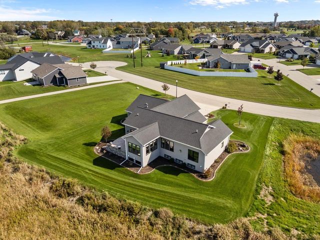 4265 N DEER VALLEY COURT, Appleton, WI 54913