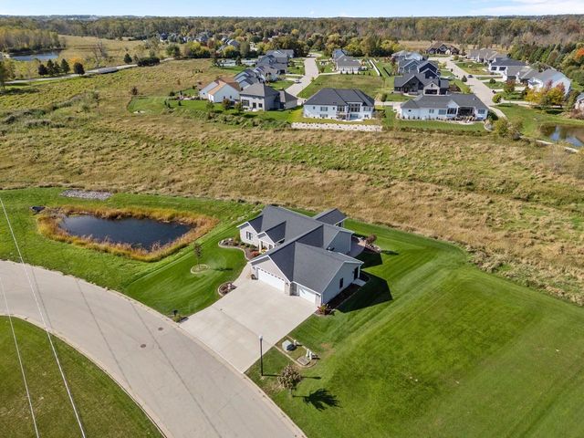 4265 N DEER VALLEY COURT, Appleton, WI 54913