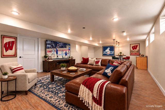4265 N DEER VALLEY COURT, Appleton, WI 54913