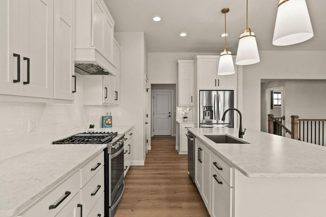 4265 N DEER VALLEY COURT, Appleton, WI 54913