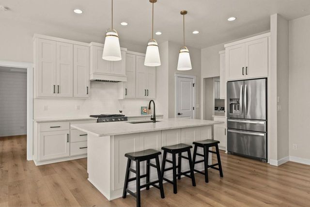 4265 N DEER VALLEY COURT, Appleton, WI 54913