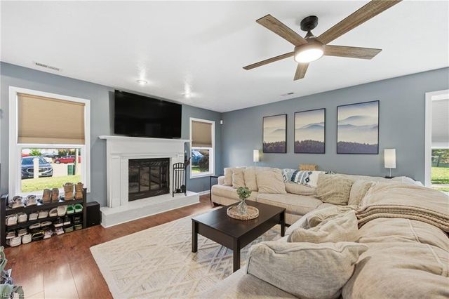 1017 Scarlet Oak CT S, Chesapeake, VA 23320