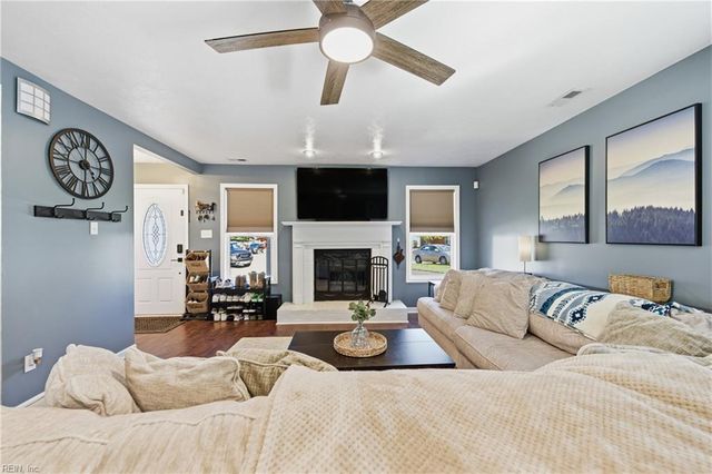 1017 Scarlet Oak CT S, Chesapeake, VA 23320