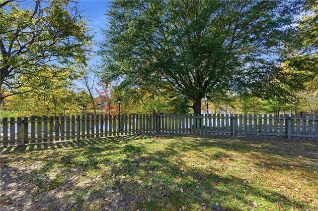 1017 Scarlet Oak CT S, Chesapeake, VA 23320