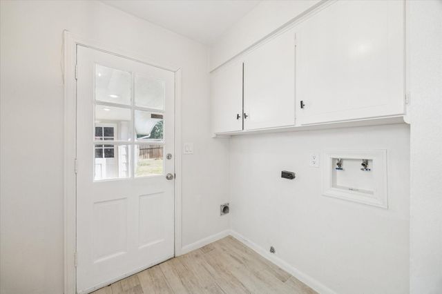 2127 Blue Willow Drive, Houston, TX 77042