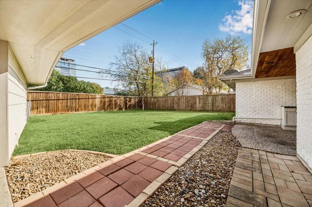 2127 Blue Willow Drive, Houston, TX 77042