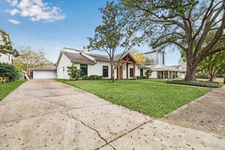 2127 Blue Willow Drive, Houston, TX 77042