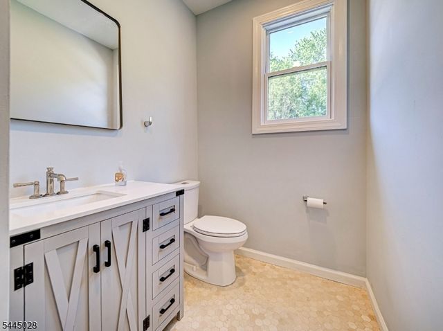 126 Blackwell Rd, Hopewell Twp., NJ 08534
