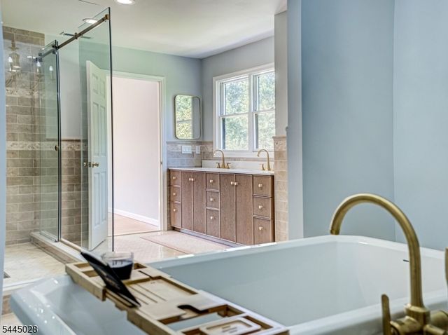126 Blackwell Rd, Hopewell Twp., NJ 08534