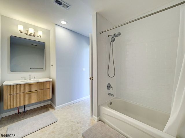 126 Blackwell Rd, Hopewell Twp., NJ 08534