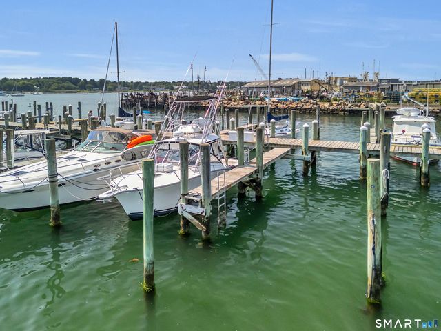 4 Northwest Street B28, Stonington, CT 06378