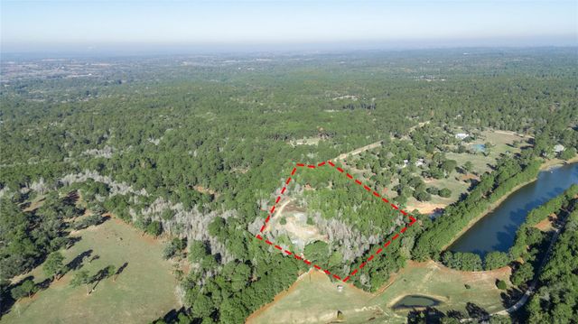 1102 Pine Crest, New Ulm, TX 78950