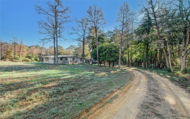 1102 Pine Crest, New Ulm, TX 78950