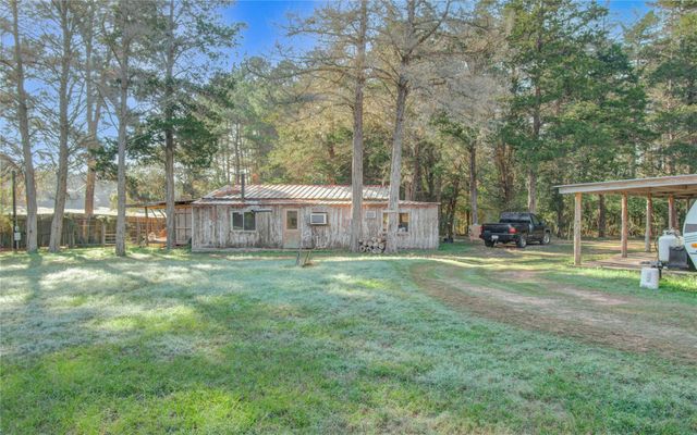 1102 Pine Crest, New Ulm, TX 78950