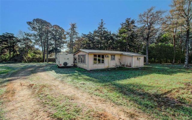 1102 Pine Crest, New Ulm, TX 78950