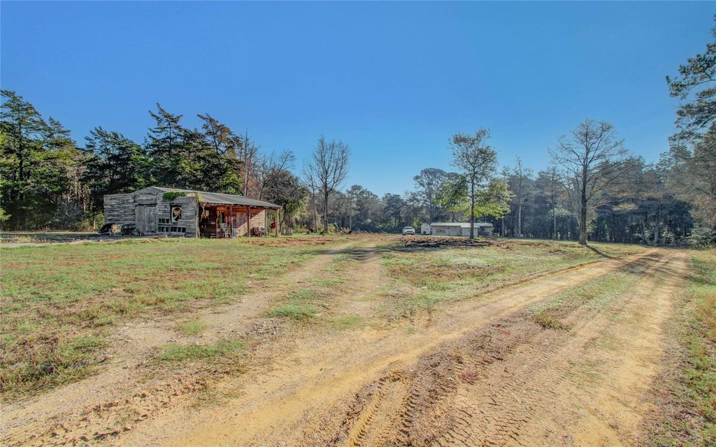 1102 Pine Crest, New Ulm, TX 78950