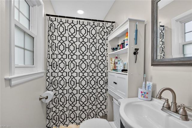 187 D Lane DR, Newport News, VA 23608