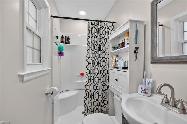 187 D Lane DR, Newport News, VA 23608