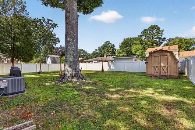 187 D Lane DR, Newport News, VA 23608