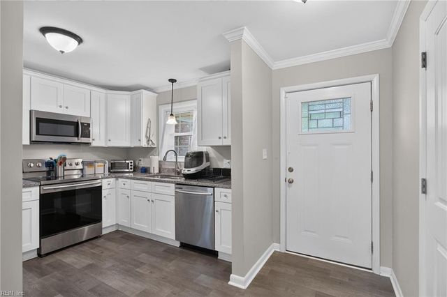187 D Lane DR, Newport News, VA 23608