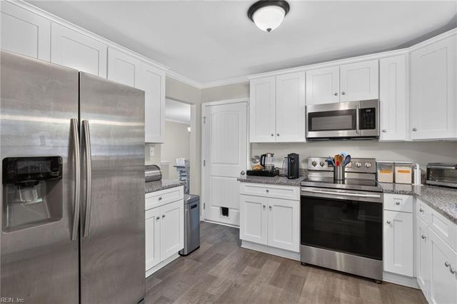187 D Lane DR, Newport News, VA 23608