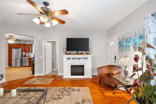 82 Charles Street, Bristol, RI 02809