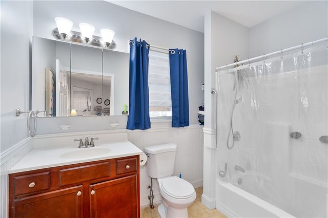 82 Charles Street, Bristol, RI 02809