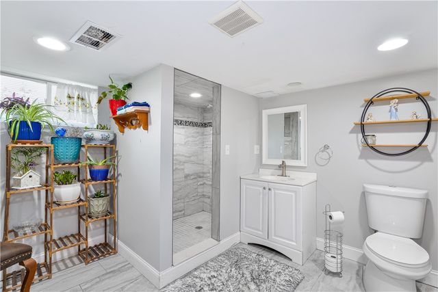 82 Charles Street, Bristol, RI 02809