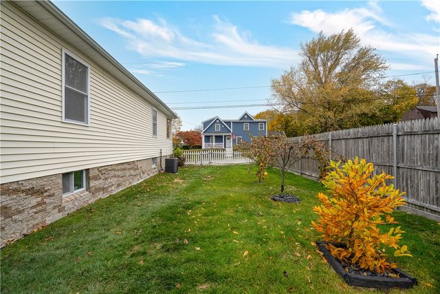 82 Charles Street, Bristol, RI 02809