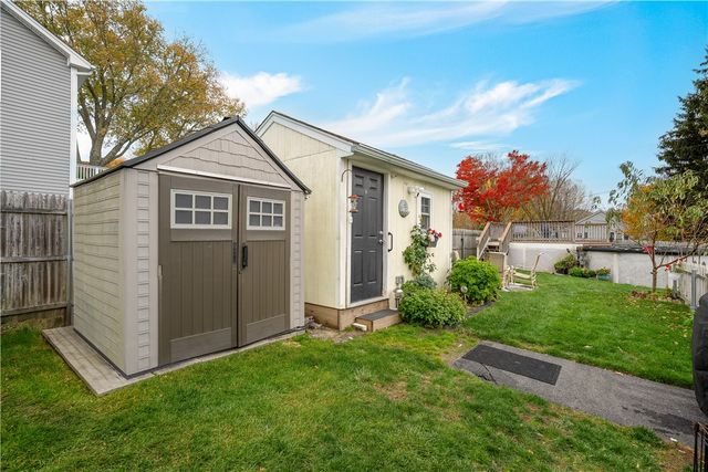 82 Charles Street, Bristol, RI 02809