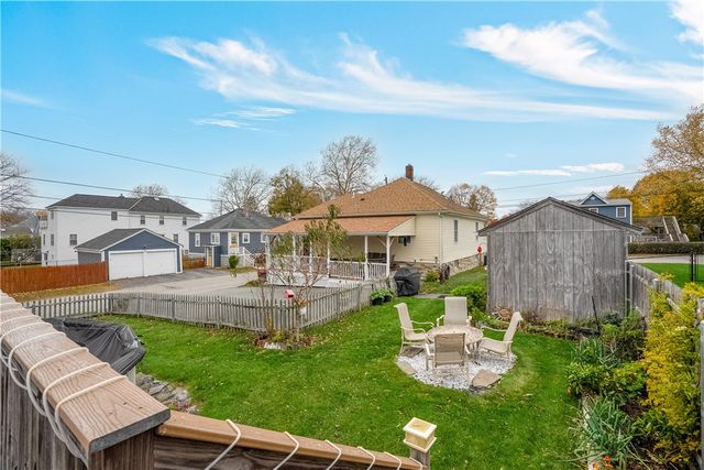 82 Charles Street, Bristol, RI 02809