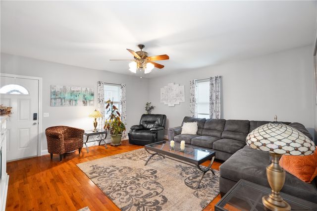 82 Charles Street, Bristol, RI 02809