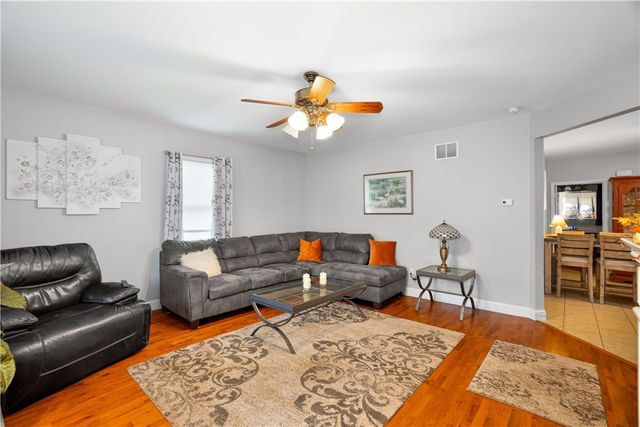 82 Charles Street, Bristol, RI 02809