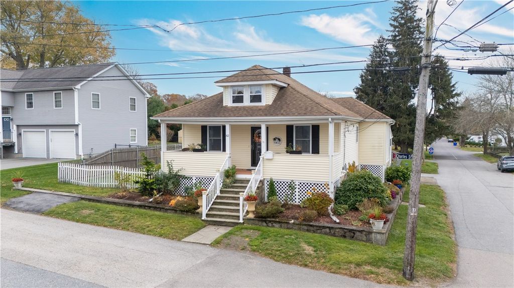 82 Charles Street, Bristol, RI 02809