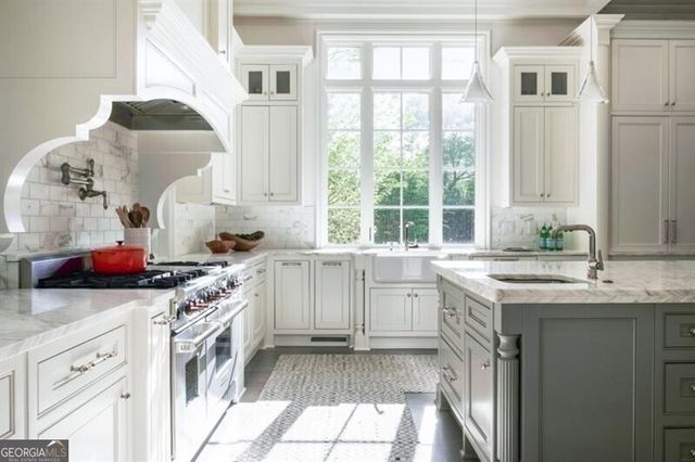 4010 Powers Ferry Road NW, Atlanta, GA 30342