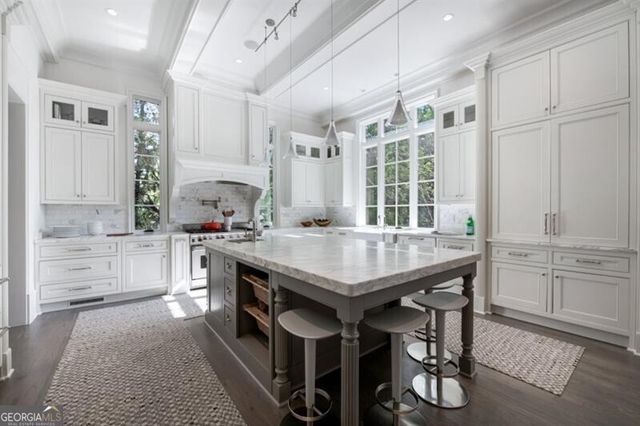 4010 Powers Ferry Road NW, Atlanta, GA 30342