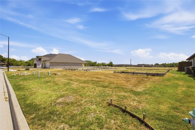701 Greyson Lane, Greenville, TX 75402