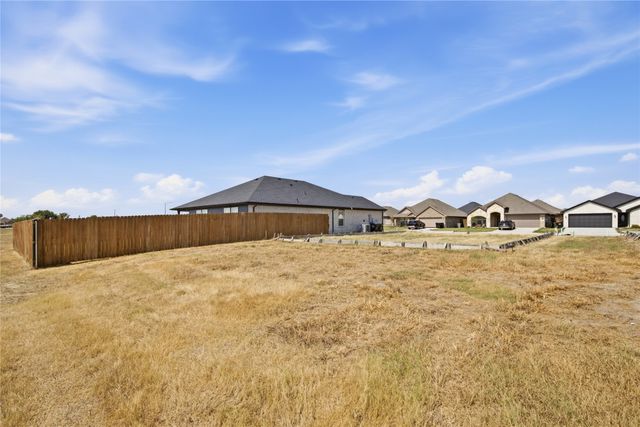 701 Greyson Lane, Greenville, TX 75402