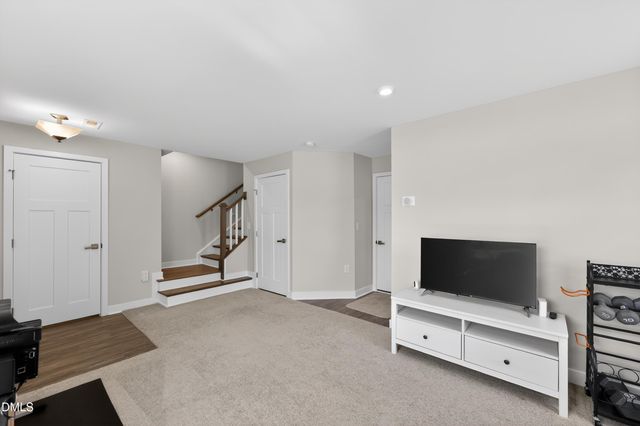 1221 Bradburn Drive, Durham, NC 27713